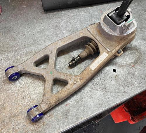 Go to Shifter Bush Kit to suit Ford Ranger PXI & PXII & Mazda BT-50 UP, UR