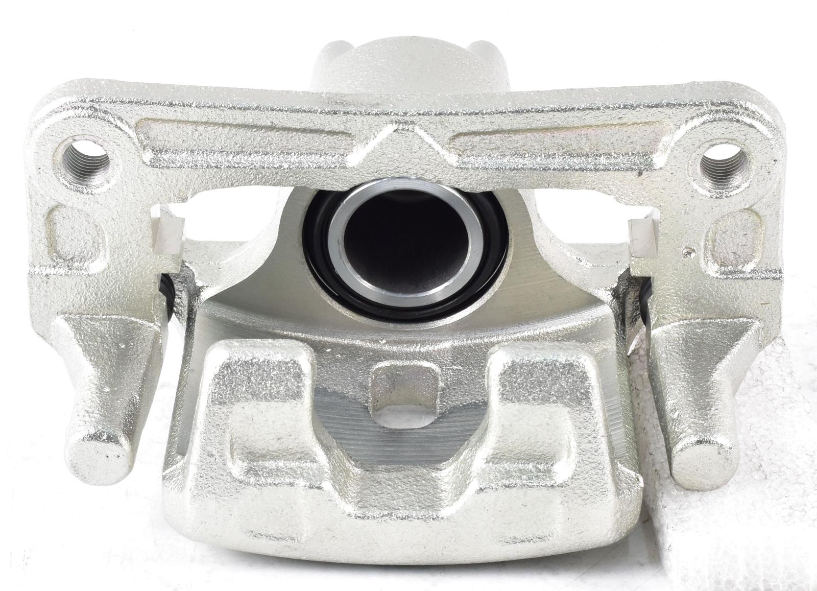 DBA Street Series Caliper to suit Mitsubishi Pajero NP 3.2L Turbo D 4WD RRH 6/2004-9/2006