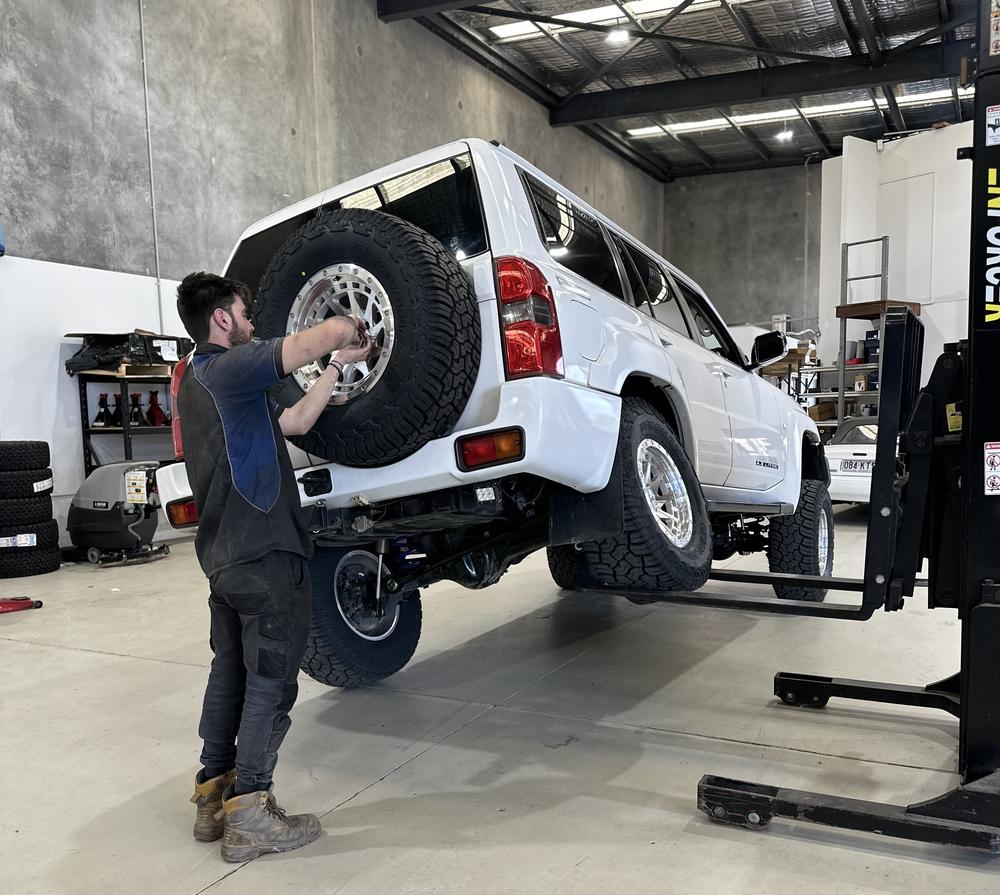 4 Inch Adjustable Formula 4x4 Premium Upgrade Lift Kit to suit Nissan Patrol GU, Y61 Wagon LWB